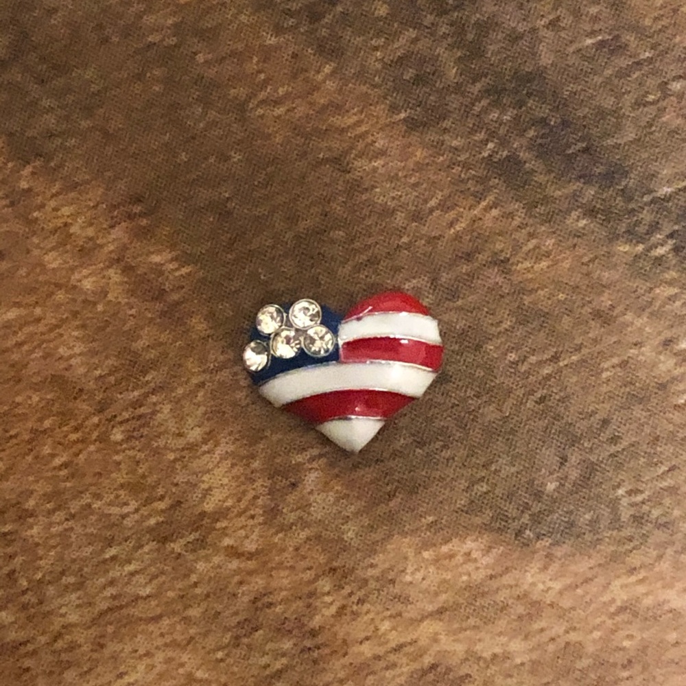 Origami owl heart flag charm